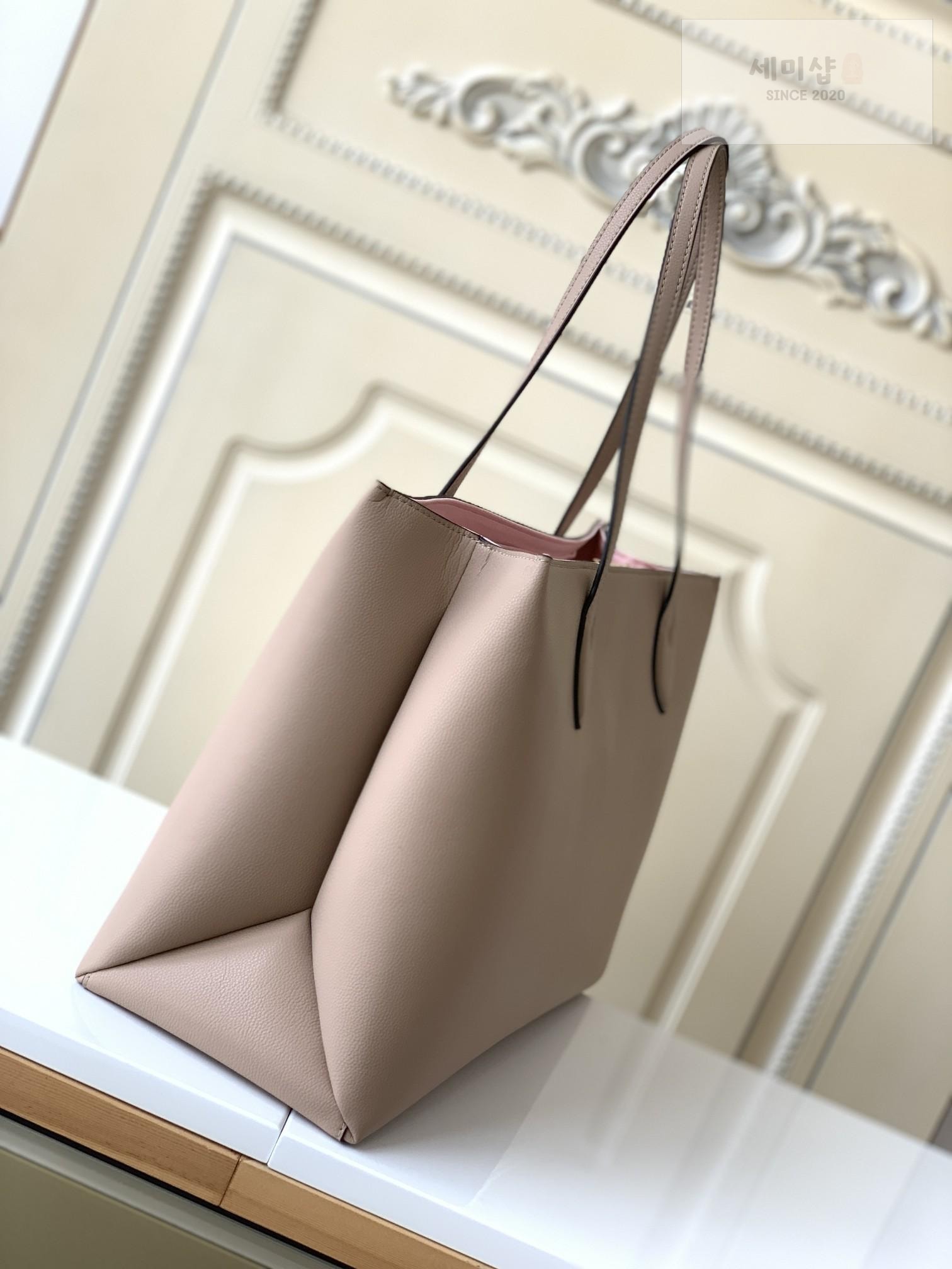 Louis Vuitton Louis Vuitton Lock Me Shopper Bag 2번 이미지