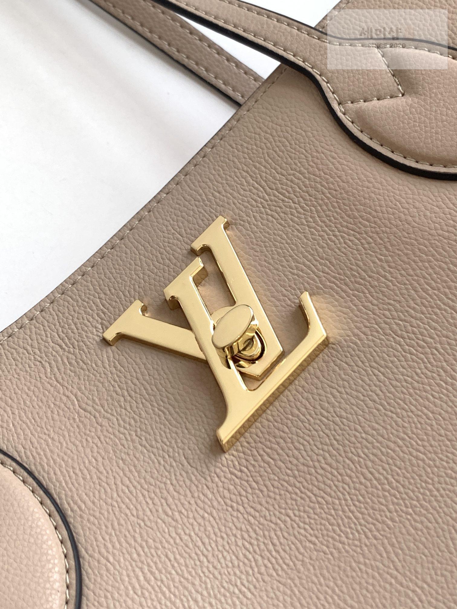 Louis Vuitton Louis Vuitton Lock Me Shopper Bag 4번 이미지