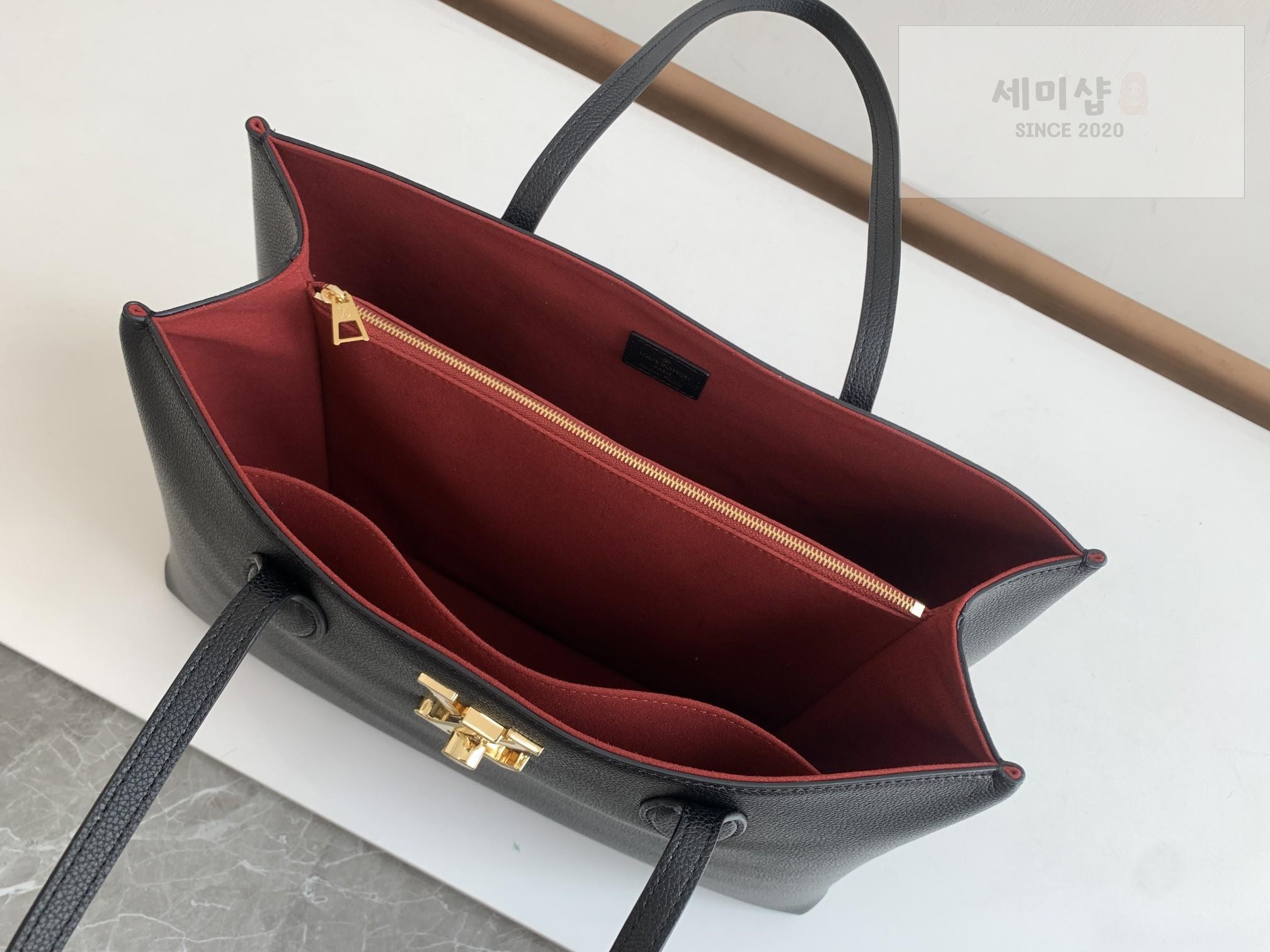 Louis Vuitton Louis Vuitton Lock Me Shopper Bag 20번 이미지