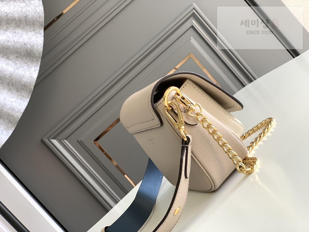 Louis Vuitton Louis Vuitton Lock Me Tender Bag 27번 이미지