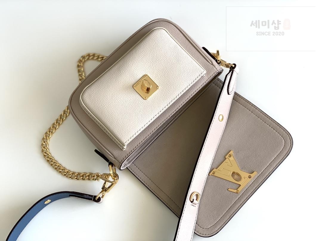 Louis Vuitton Louis Vuitton Lock Me Tender Bag 6번 이미지