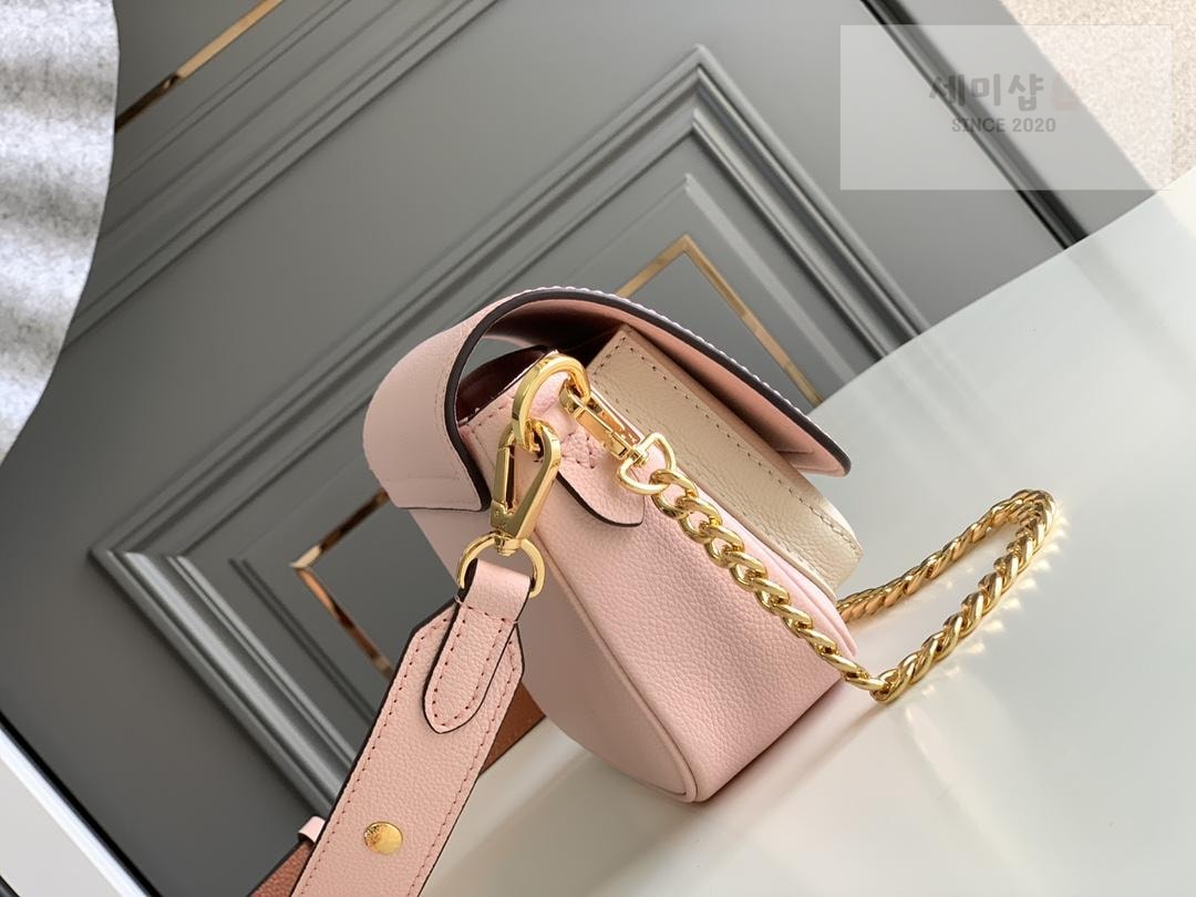 Louis Vuitton Louis Vuitton Lock Me Tender Bag 11번 이미지