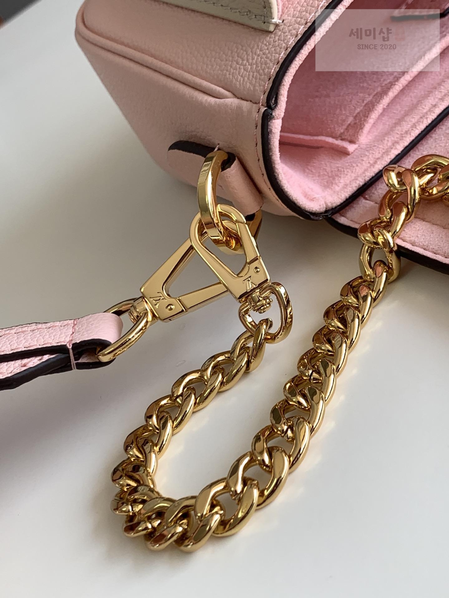Louis Vuitton Louis Vuitton Lock Me Tender Bag 15번 이미지