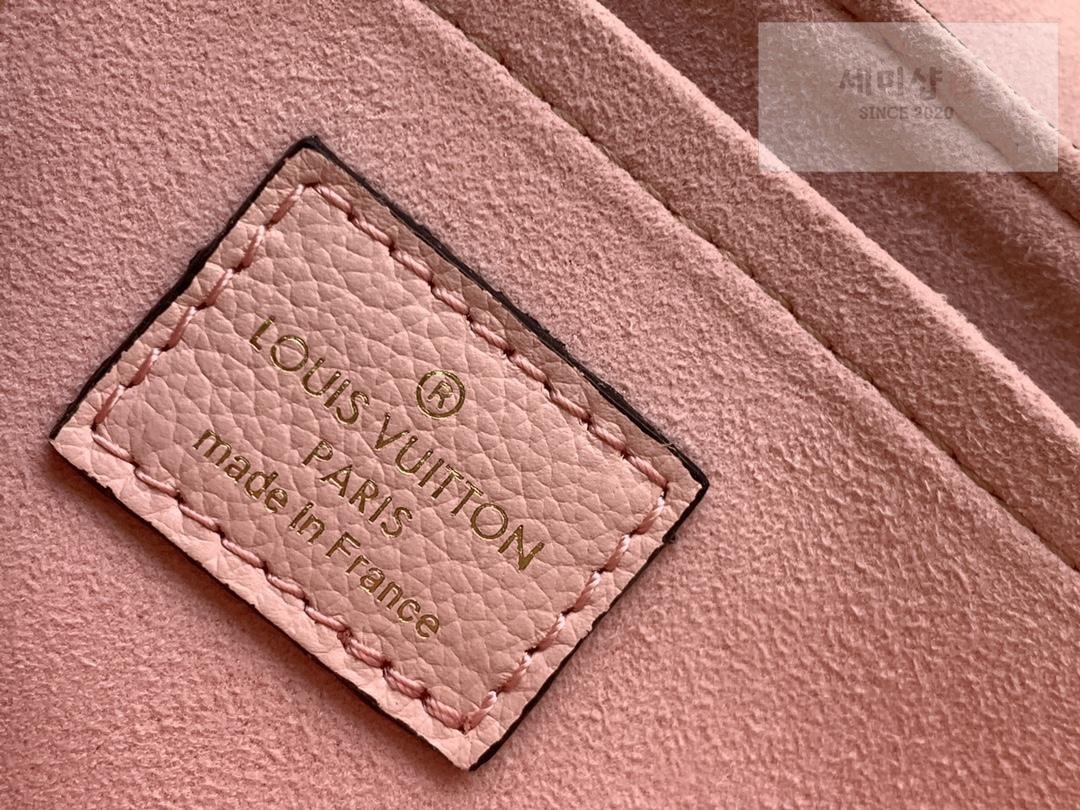 Louis Vuitton Louis Vuitton Lock Me Tender Bag 17번 이미지