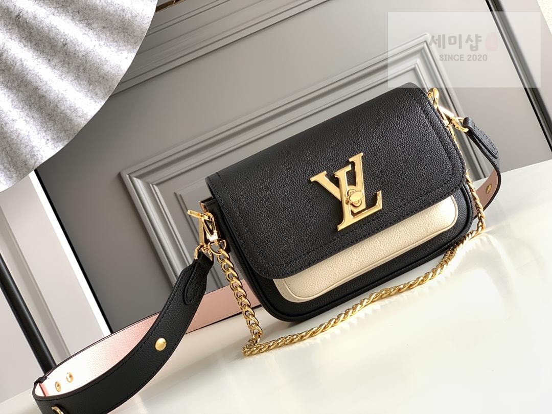 Louis Vuitton Louis Vuitton Lock Me Tender Bag 18번 이미지