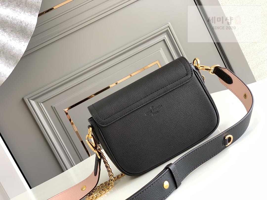 Louis Vuitton Louis Vuitton Lock Me Tender Bag 19번 이미지