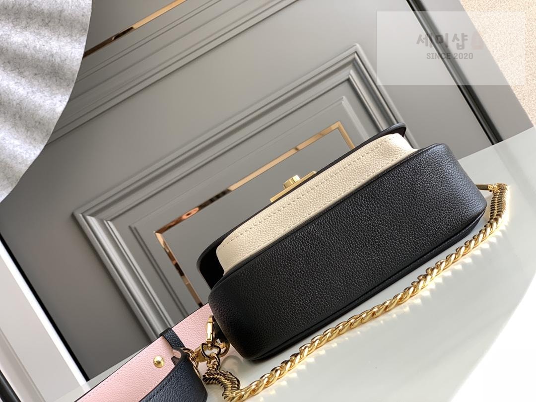 Louis Vuitton Louis Vuitton Lock Me Tender Bag 20번 이미지