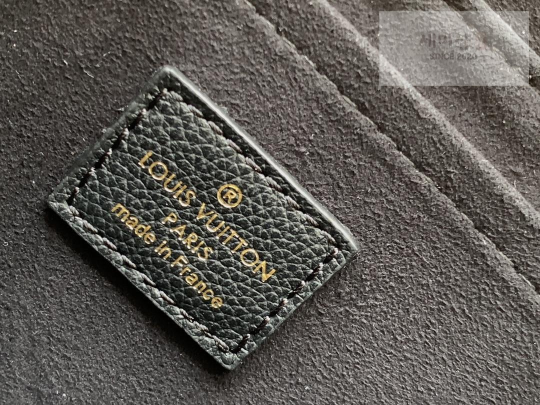 Louis Vuitton Louis Vuitton Lock Me Tender Bag 25번 이미지