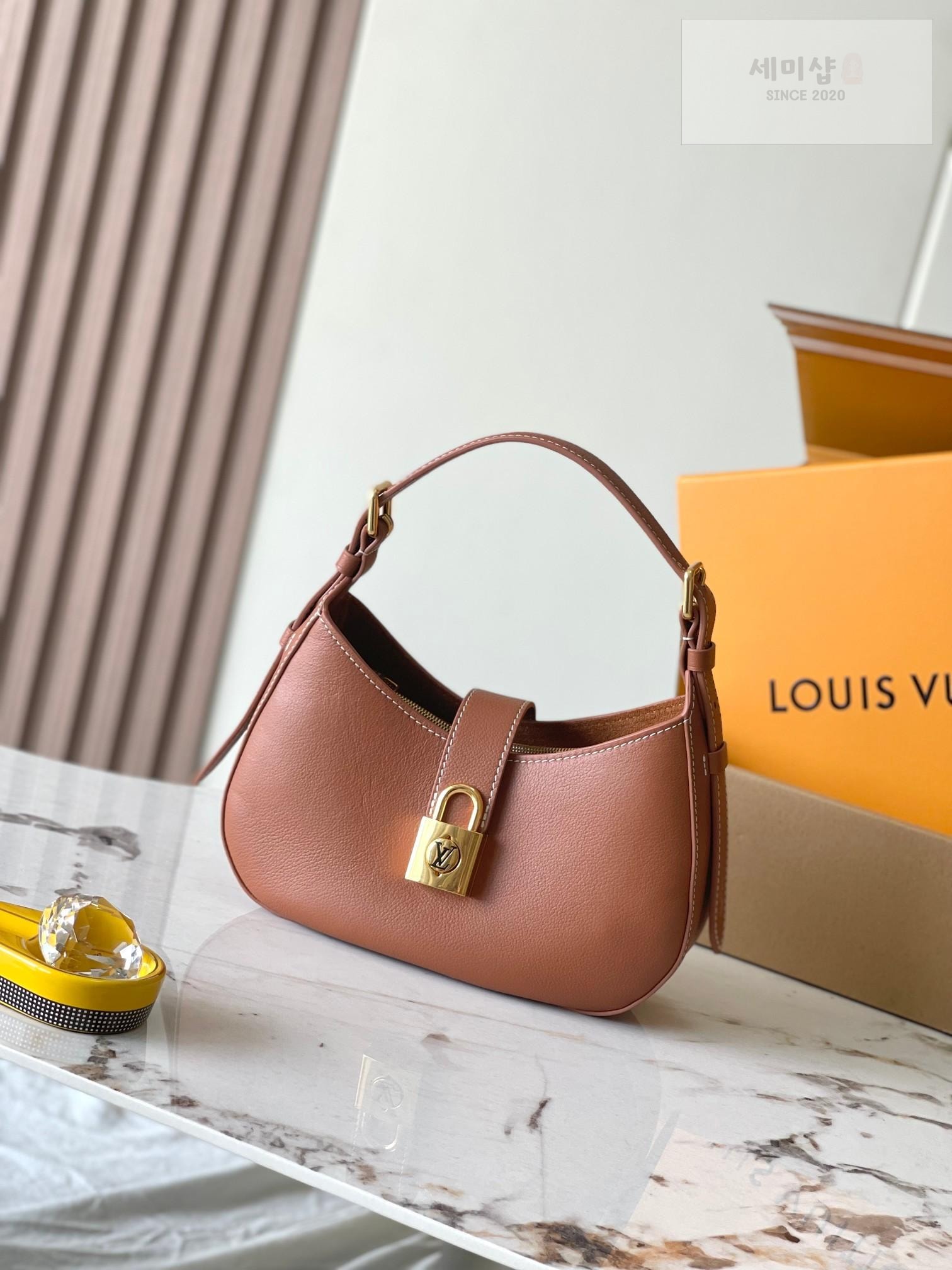 Louis Vuitton Louis Vuitton Low Key Shoulder Bag 1번 이미지
