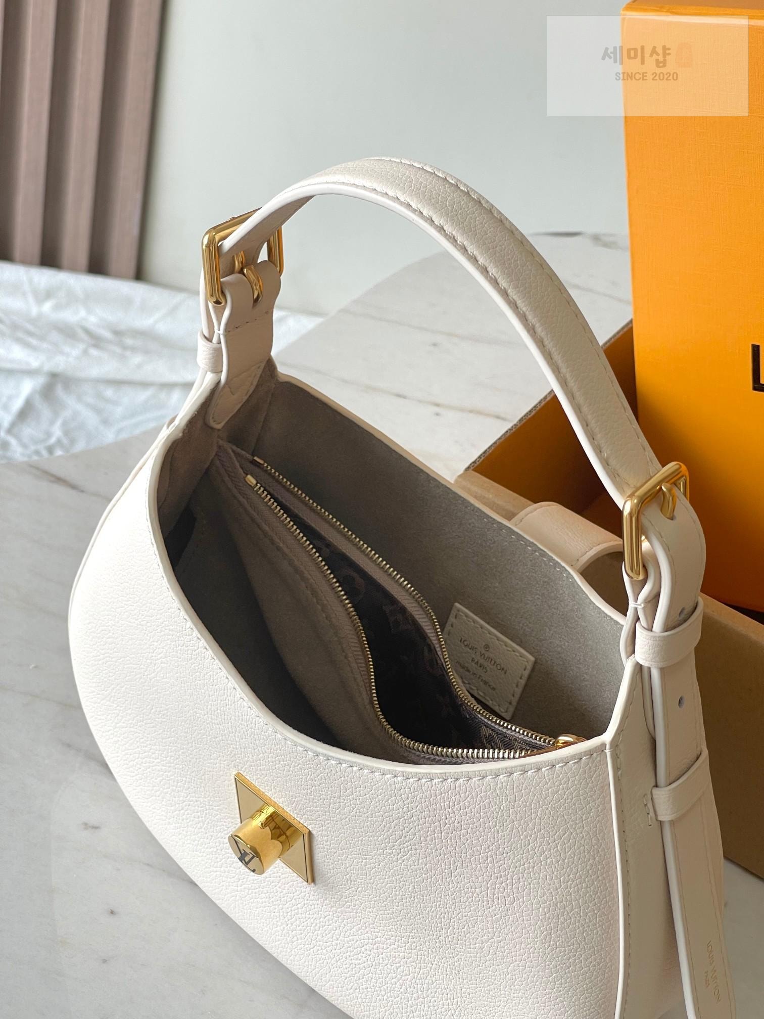 Louis Vuitton Louis Vuitton Low Key Shoulder Bag 13번 이미지