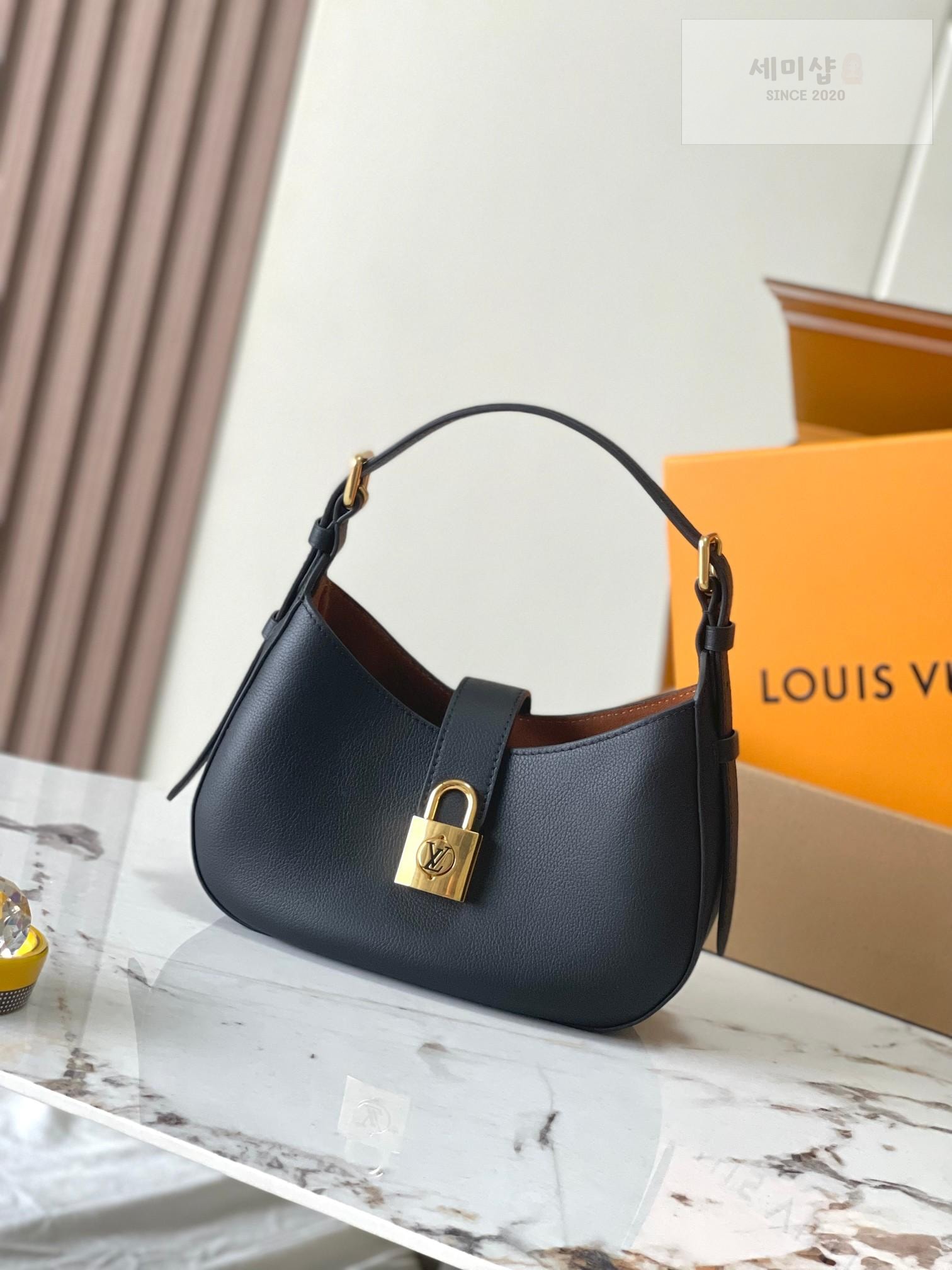 Louis Vuitton Louis Vuitton Low Key Shoulder Bag 15번 이미지