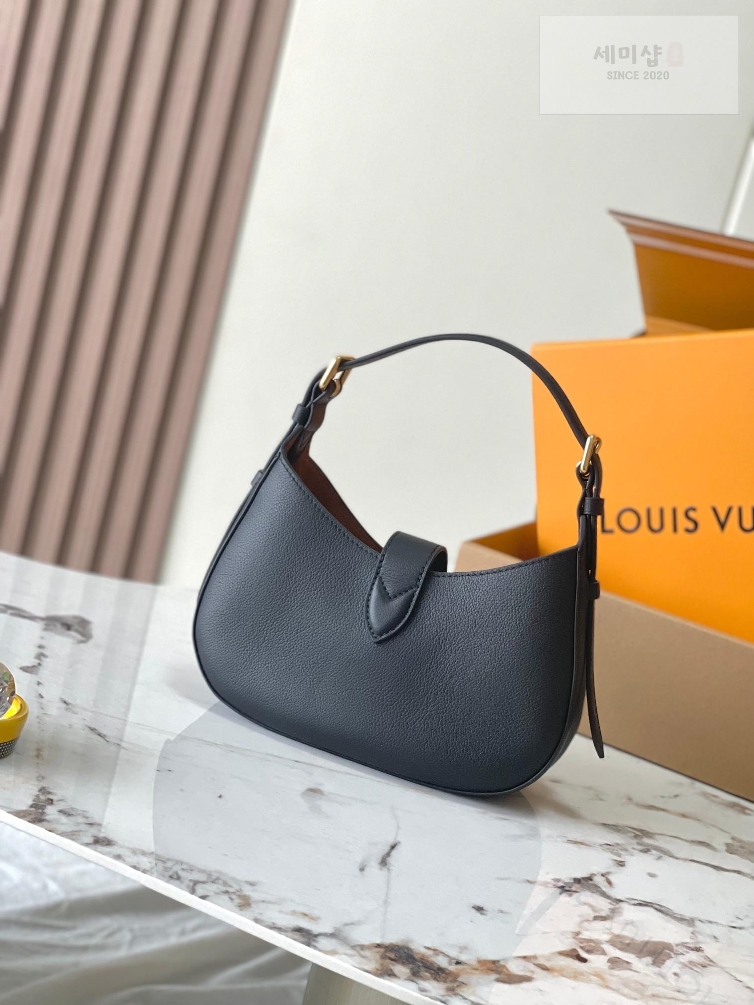 Louis Vuitton Louis Vuitton Low Key Shoulder Bag 16번 이미지