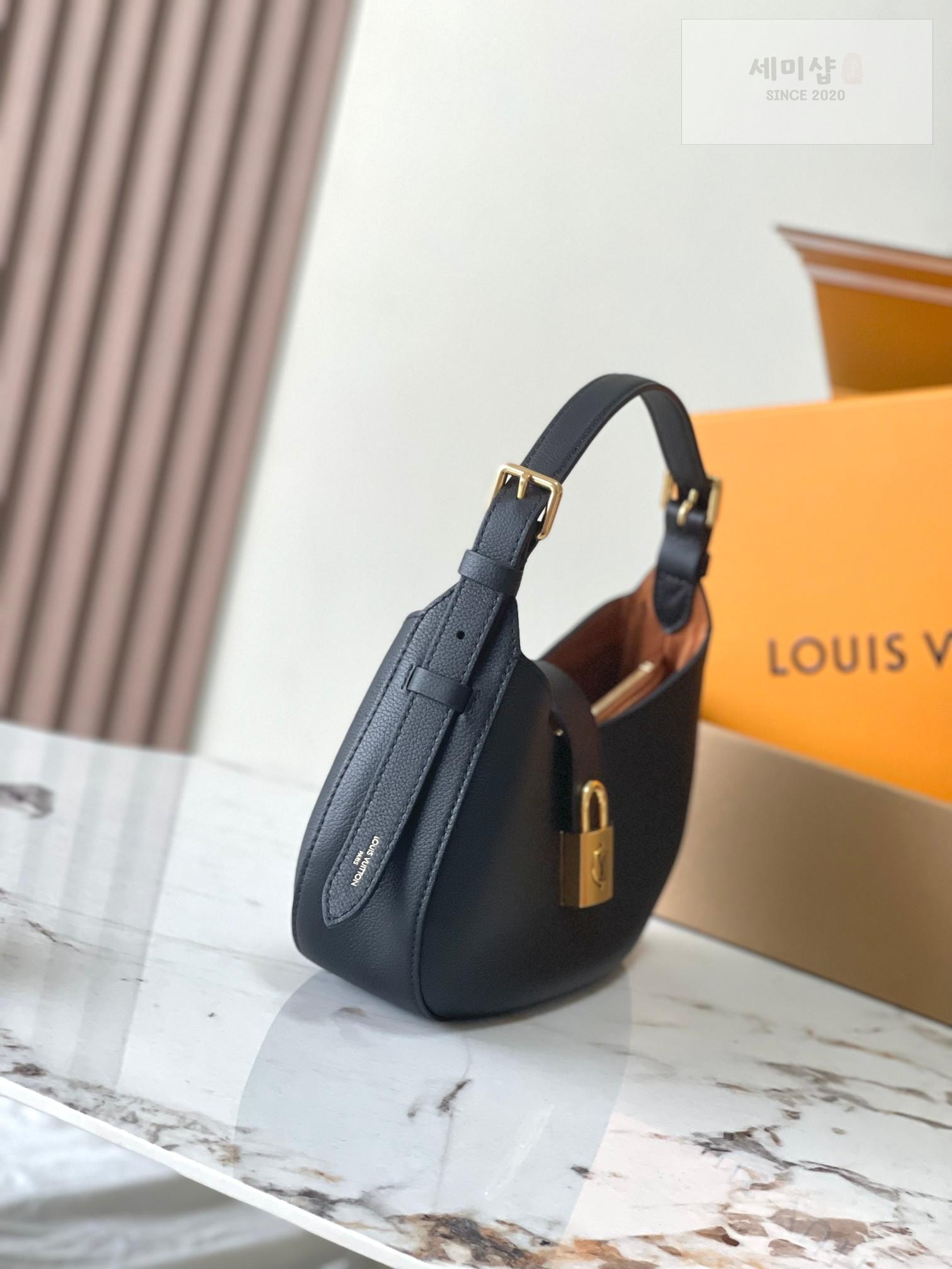 Louis Vuitton Louis Vuitton Low Key Shoulder Bag 17번 이미지