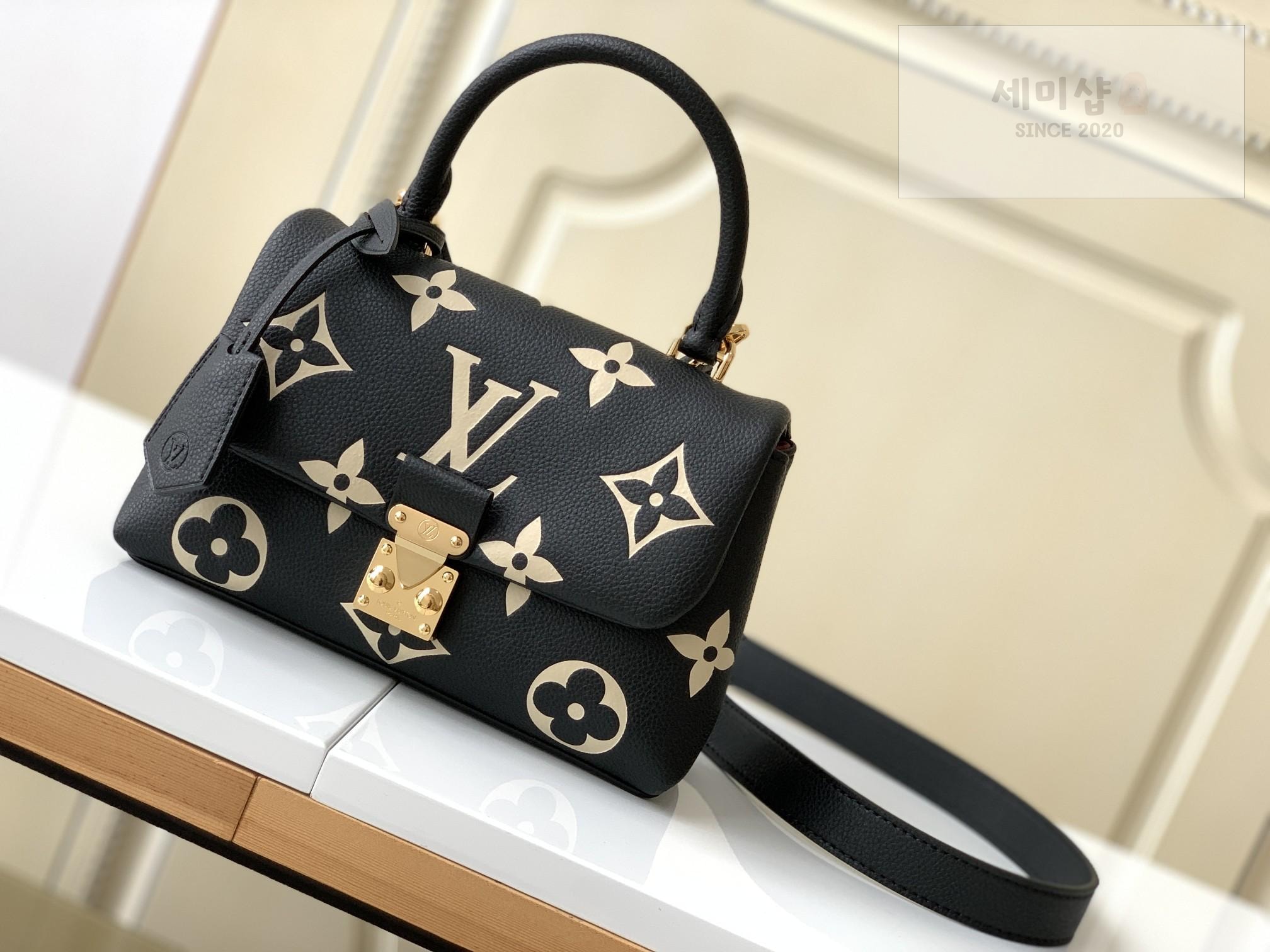 Louis Vuitton Louis Vuitton Madeleine BB Bag 32번 이미지