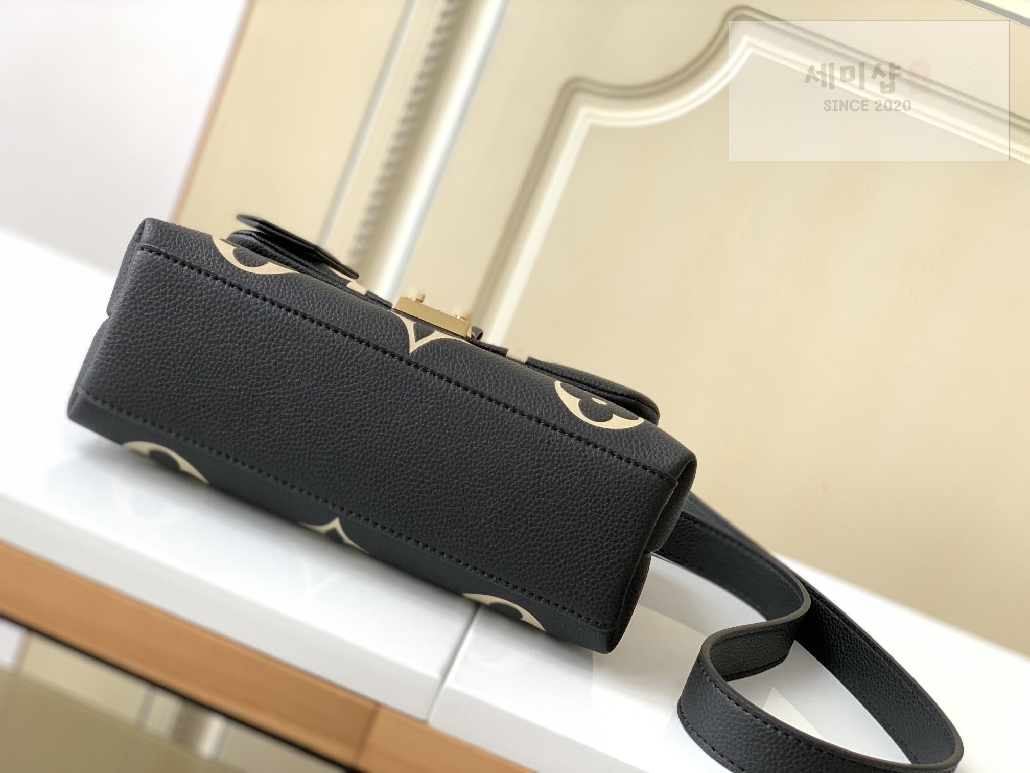 Louis Vuitton Louis Vuitton Madeleine BB Bag 3번 이미지