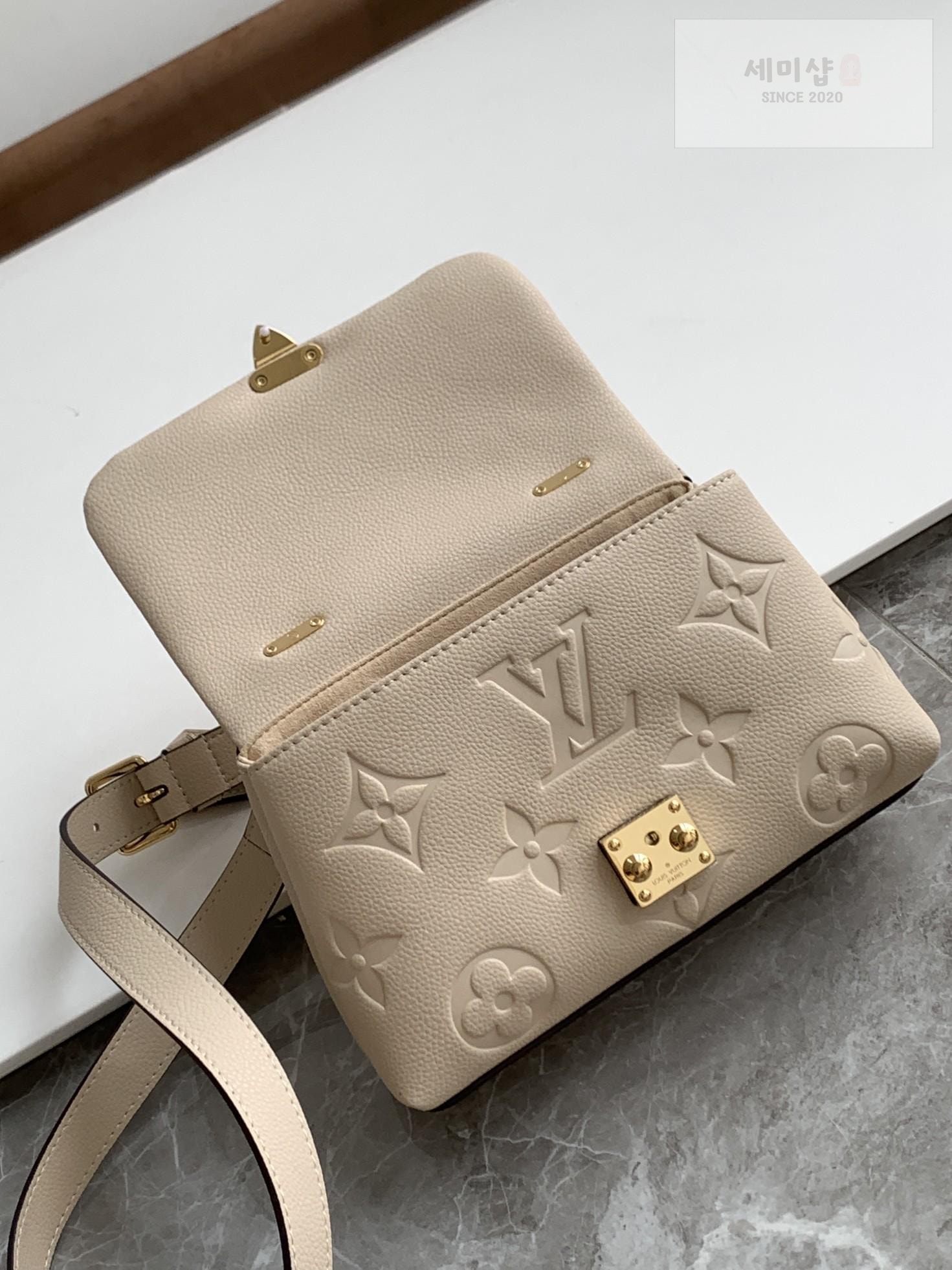 Louis Vuitton Louis Vuitton Madeleine BB Bag 12번 이미지