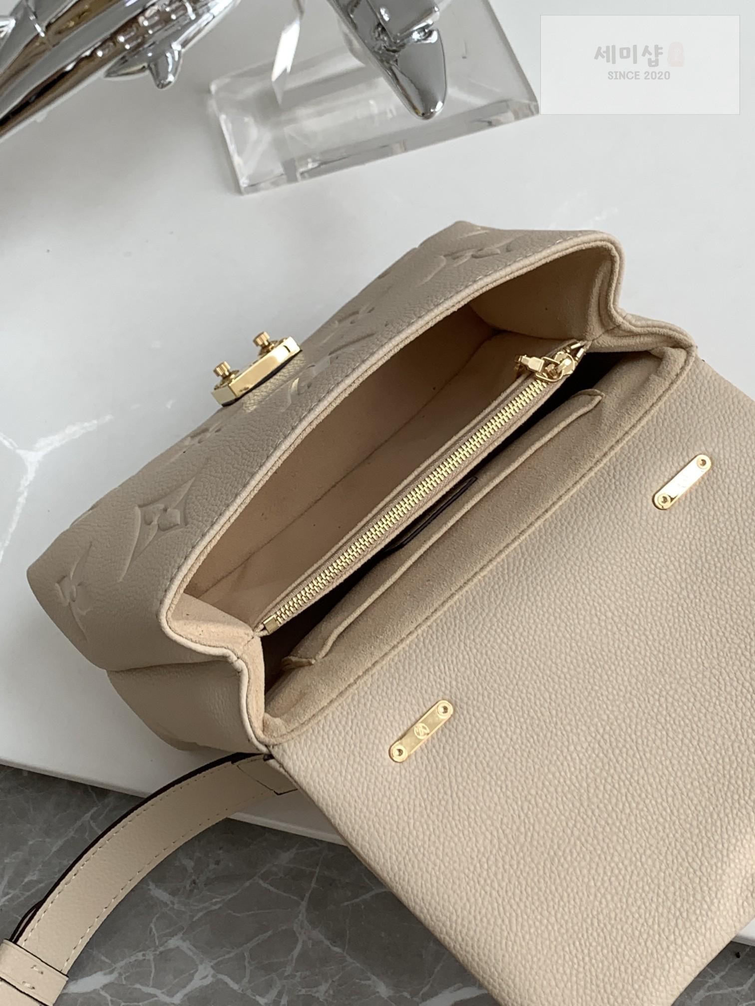 Louis Vuitton Louis Vuitton Madeleine BB Bag 13번 이미지