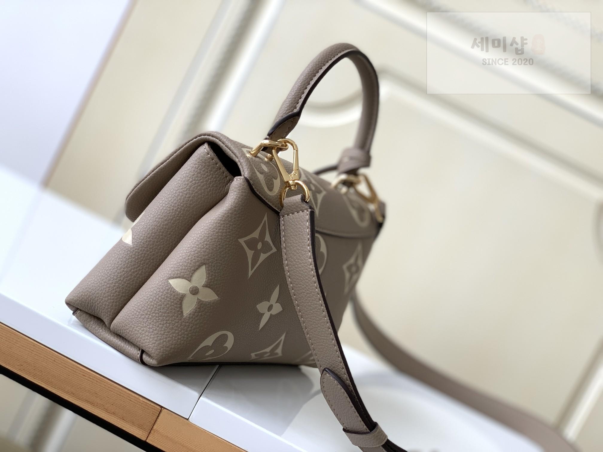 Louis Vuitton Louis Vuitton Madeleine BB Bag 17번 이미지