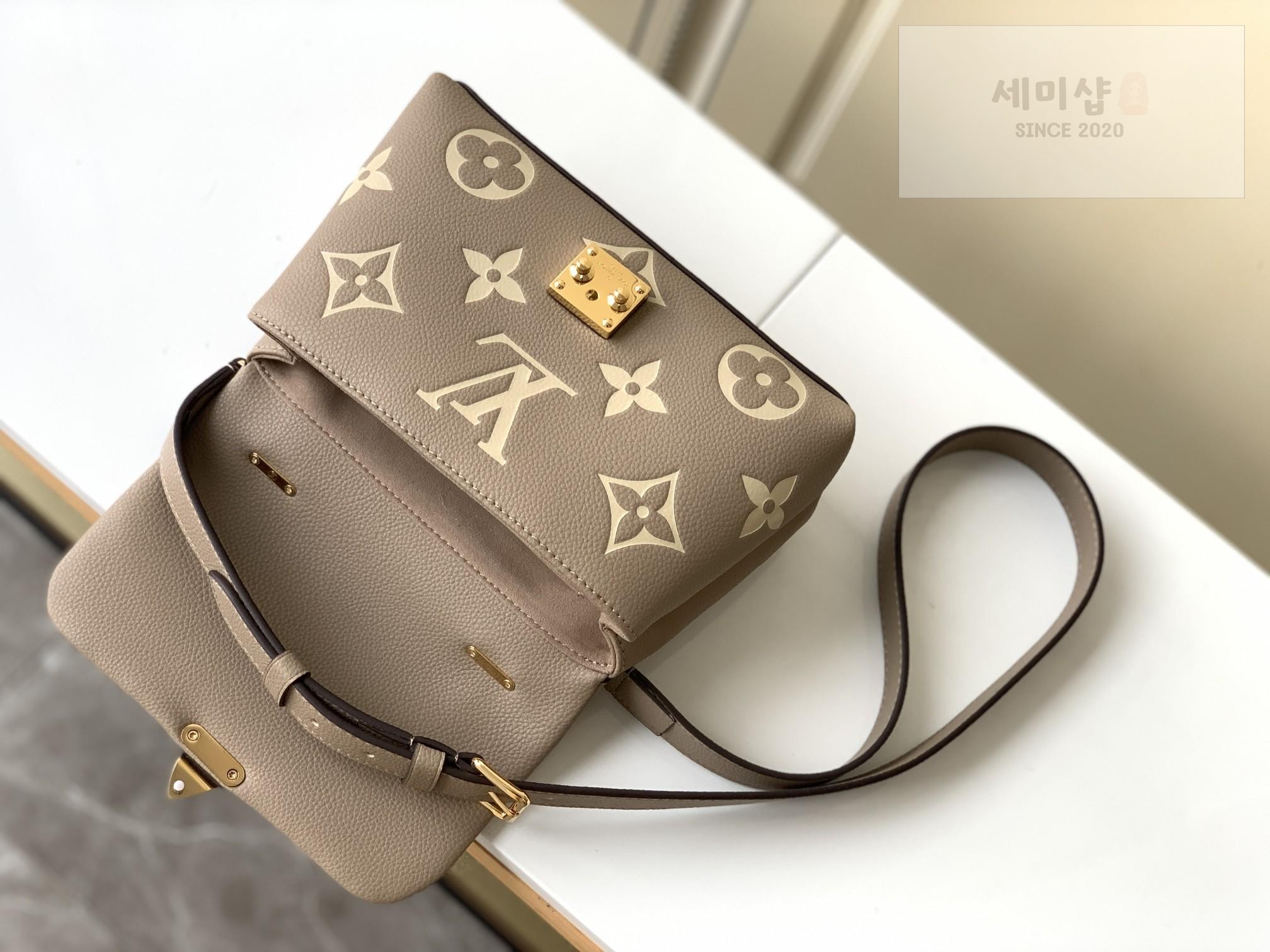 Louis Vuitton Louis Vuitton Madeleine BB Bag 29번 이미지