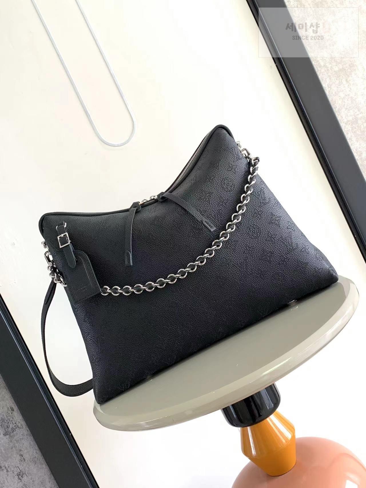 Louis Vuitton Louis Vuitton Mahina MM Hand It All Bag 1번 이미지