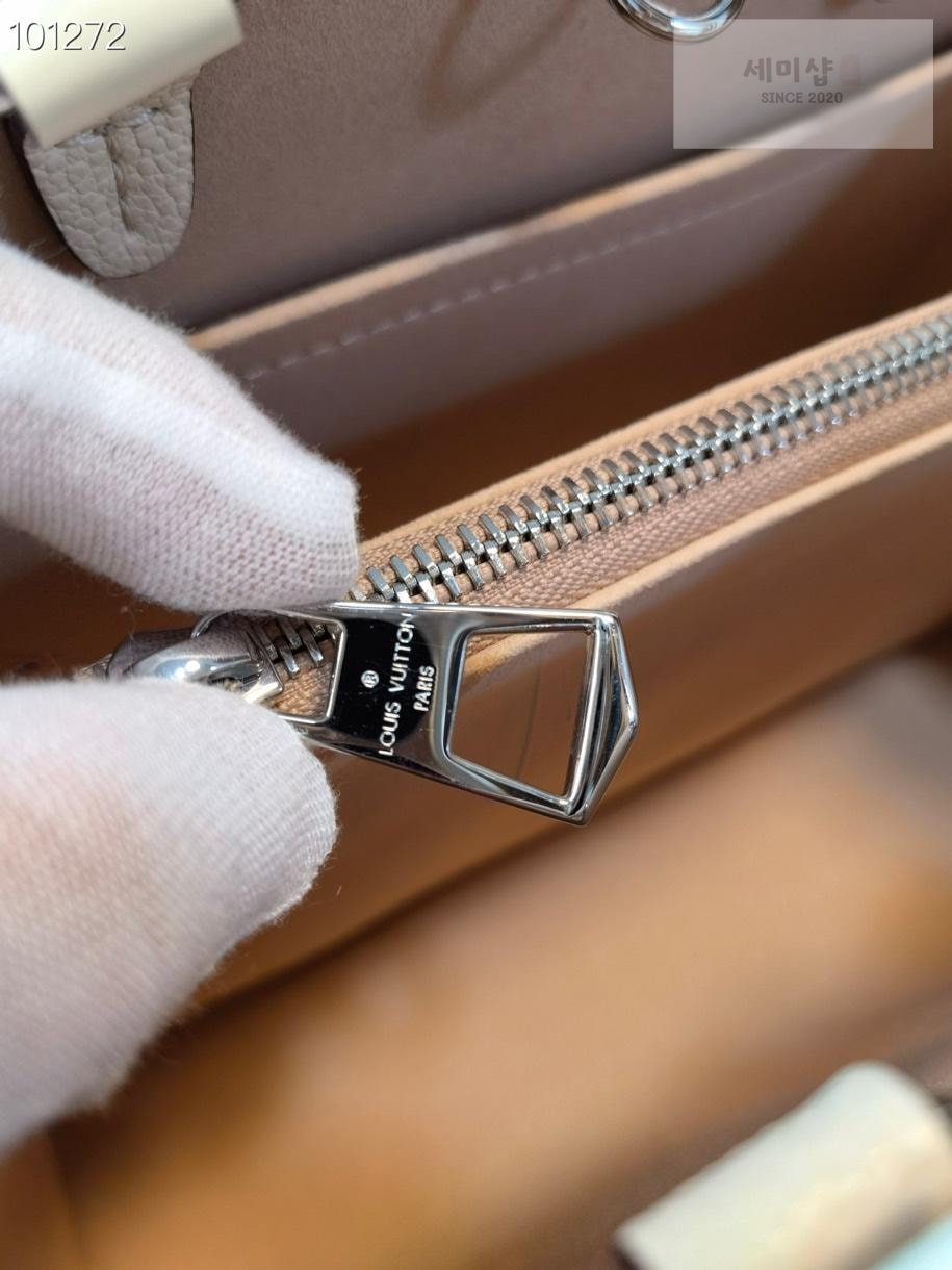 Louis Vuitton Louis Vuitton Marelle Tote BB Bag 24번 이미지