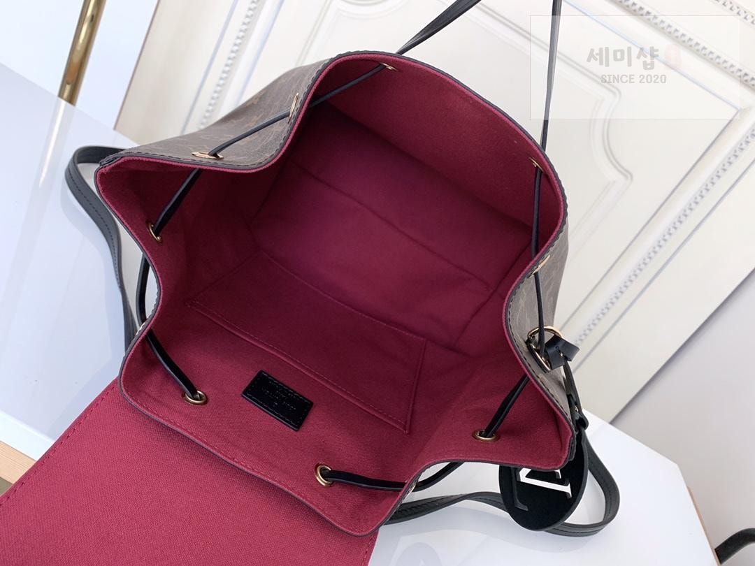 Louis Vuitton Louis Vuitton Montsouris PM Bag 18번 이미지