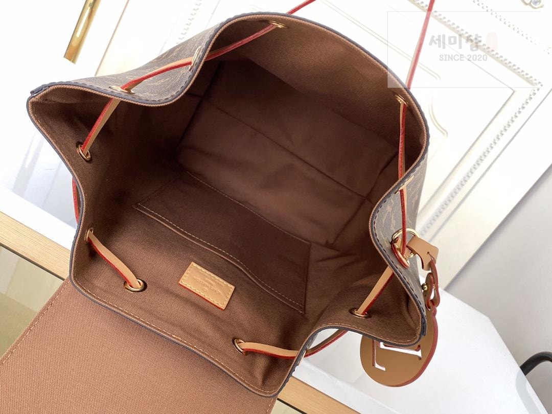Louis Vuitton Louis Vuitton Montsouris PM Bag 14번 이미지