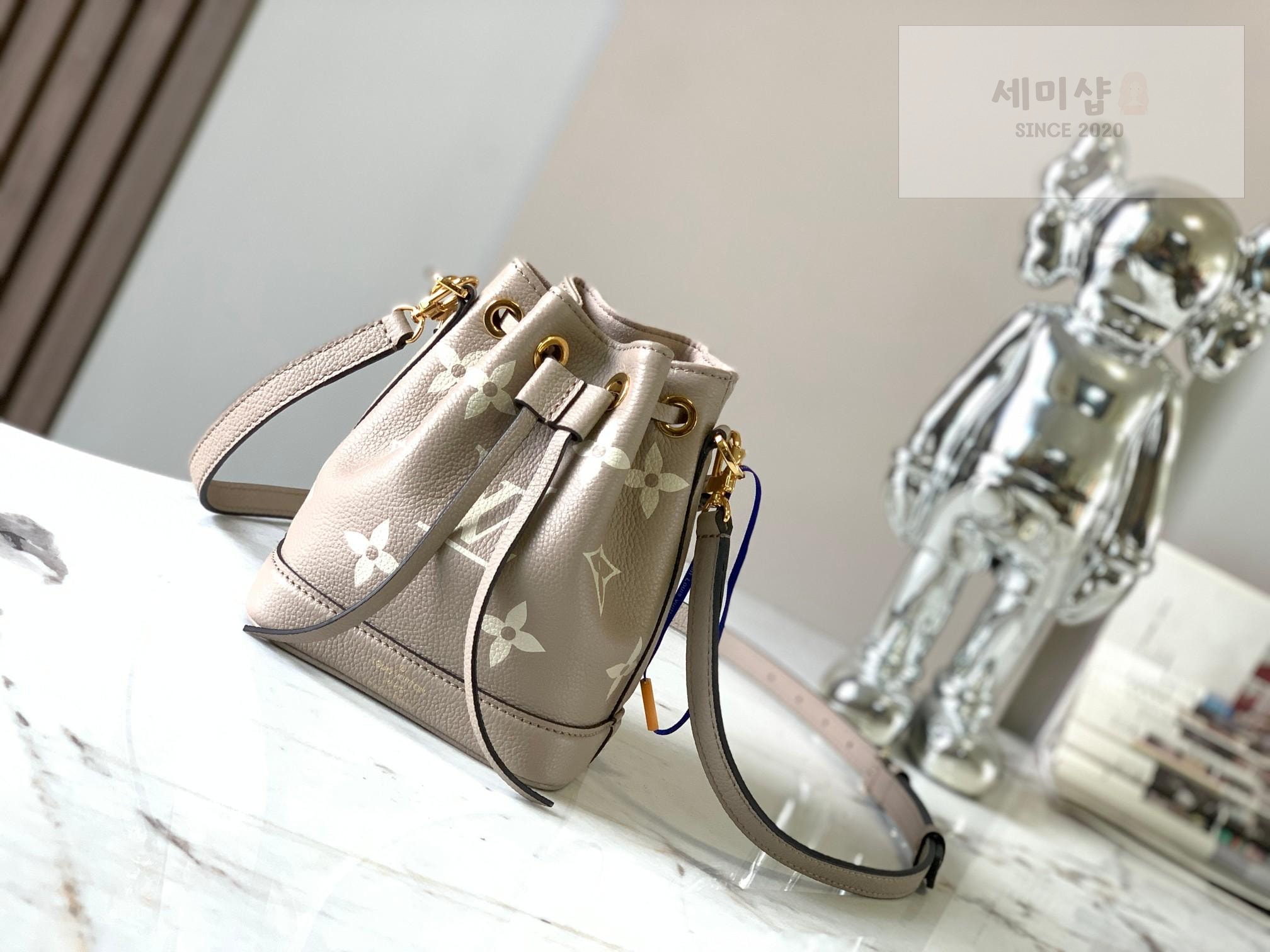 Louis Vuitton Louis Vuitton Nano Noe Bag 15번 이미지