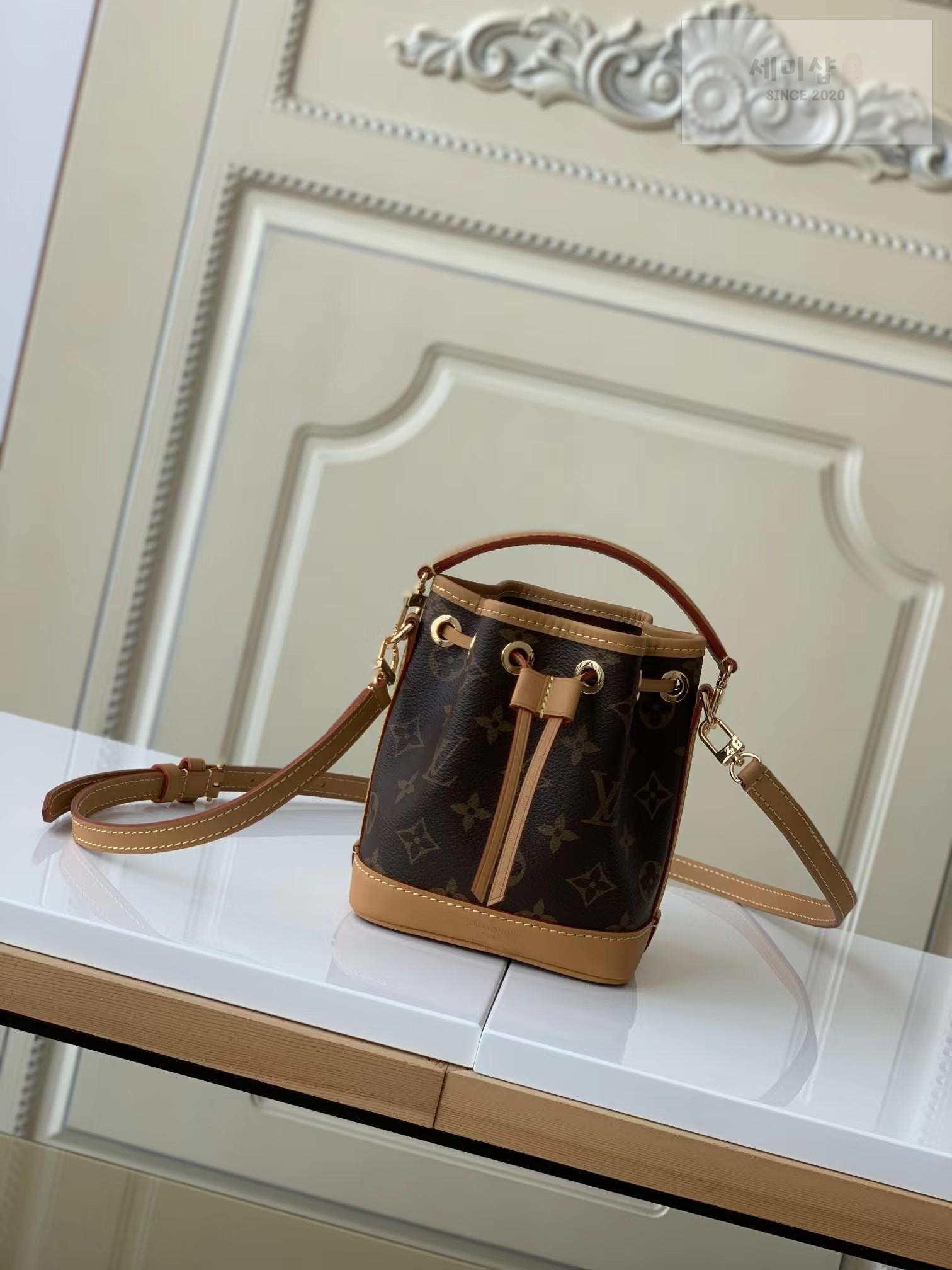 Louis Vuitton Louis Vuitton Nano Noe Monogram Bag 1번 이미지
