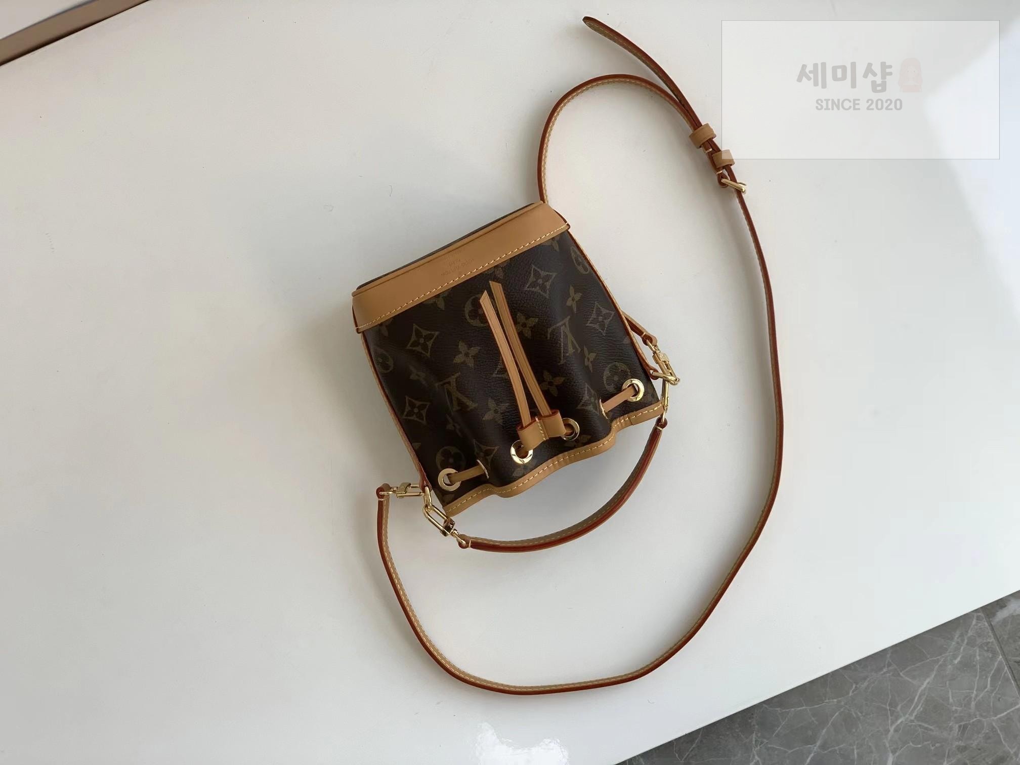 Louis Vuitton Louis Vuitton Nano Noe Monogram Bag 4번 이미지
