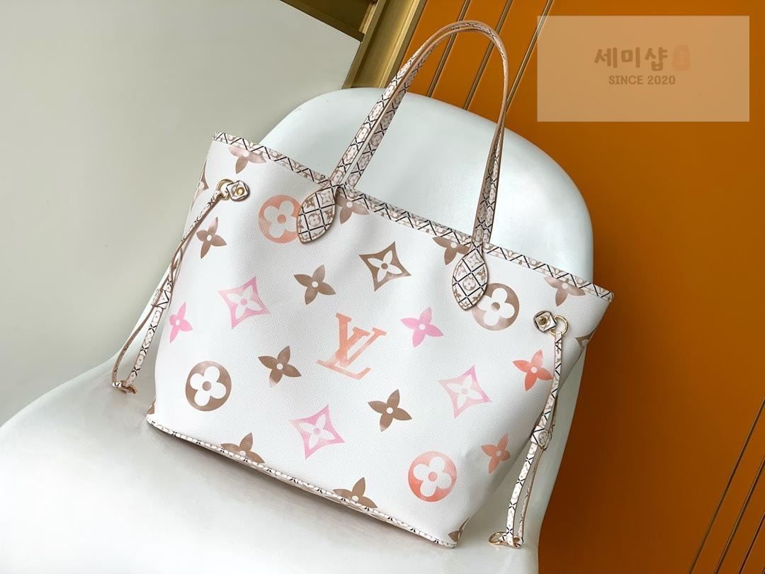 Louis Vuitton Louis Vuitton Neverfull Giant Monogram Bag 22번 이미지