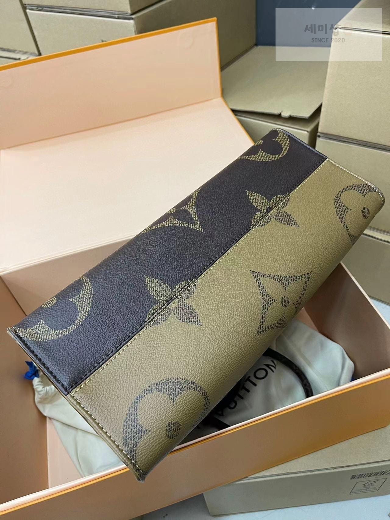 Louis Vuitton Louis Vuitton On The Go MM Bag 8번 이미지