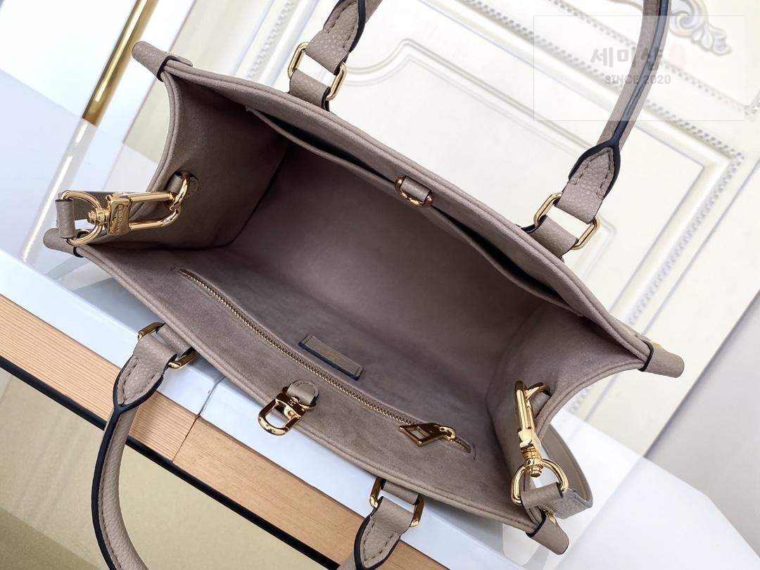 Louis Vuitton Louis Vuitton On The Go PM Bag 24번 이미지