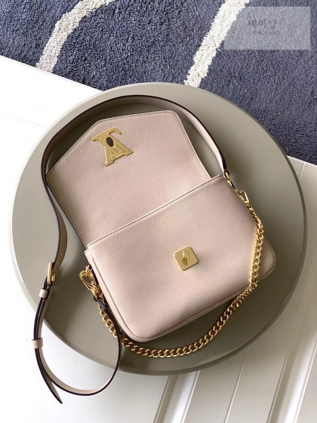 Louis Vuitton Louis Vuitton Oxford Lockme Bag 4번 이미지