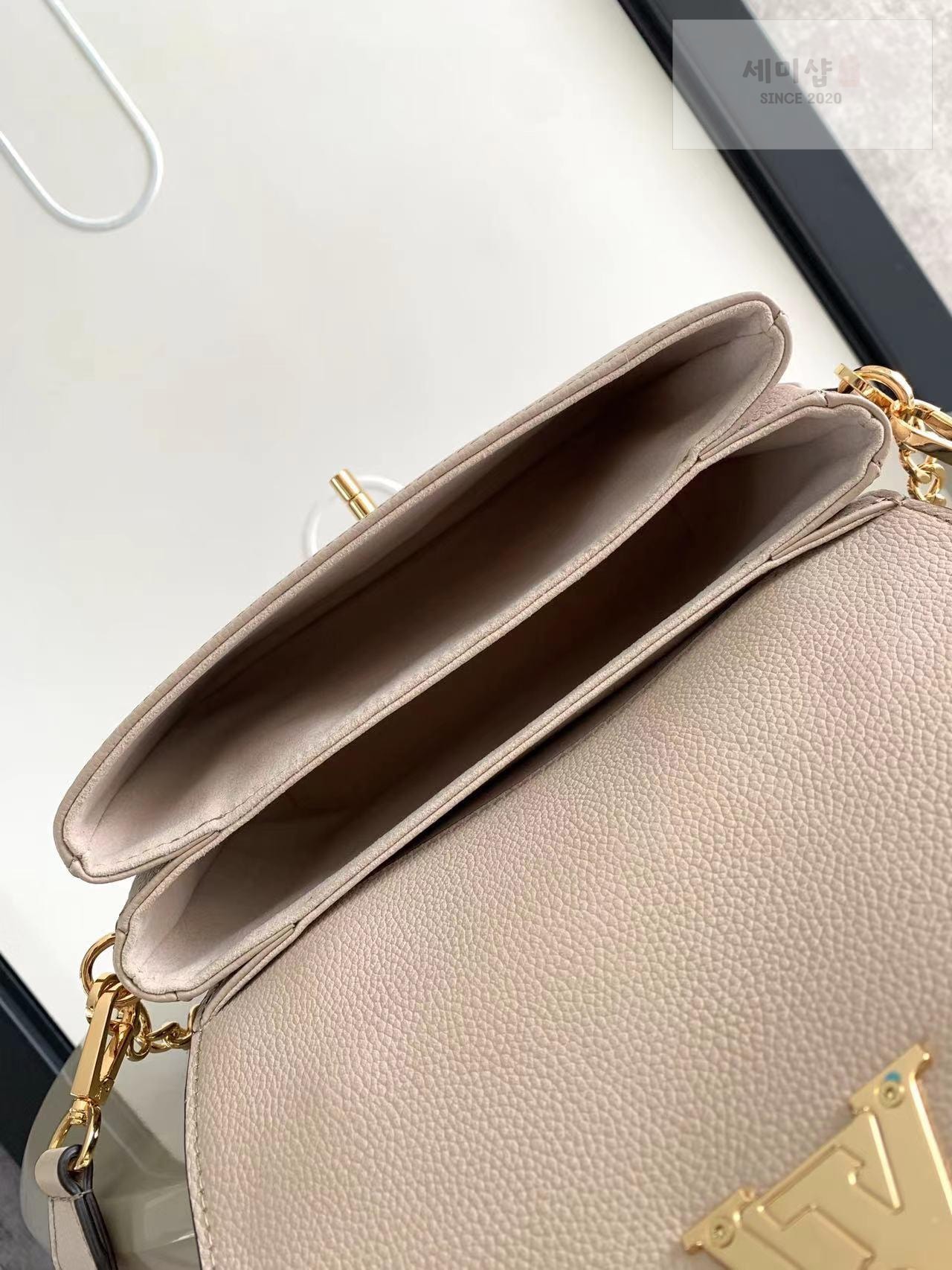 Louis Vuitton Louis Vuitton Oxford Lockme Bag 5번 이미지