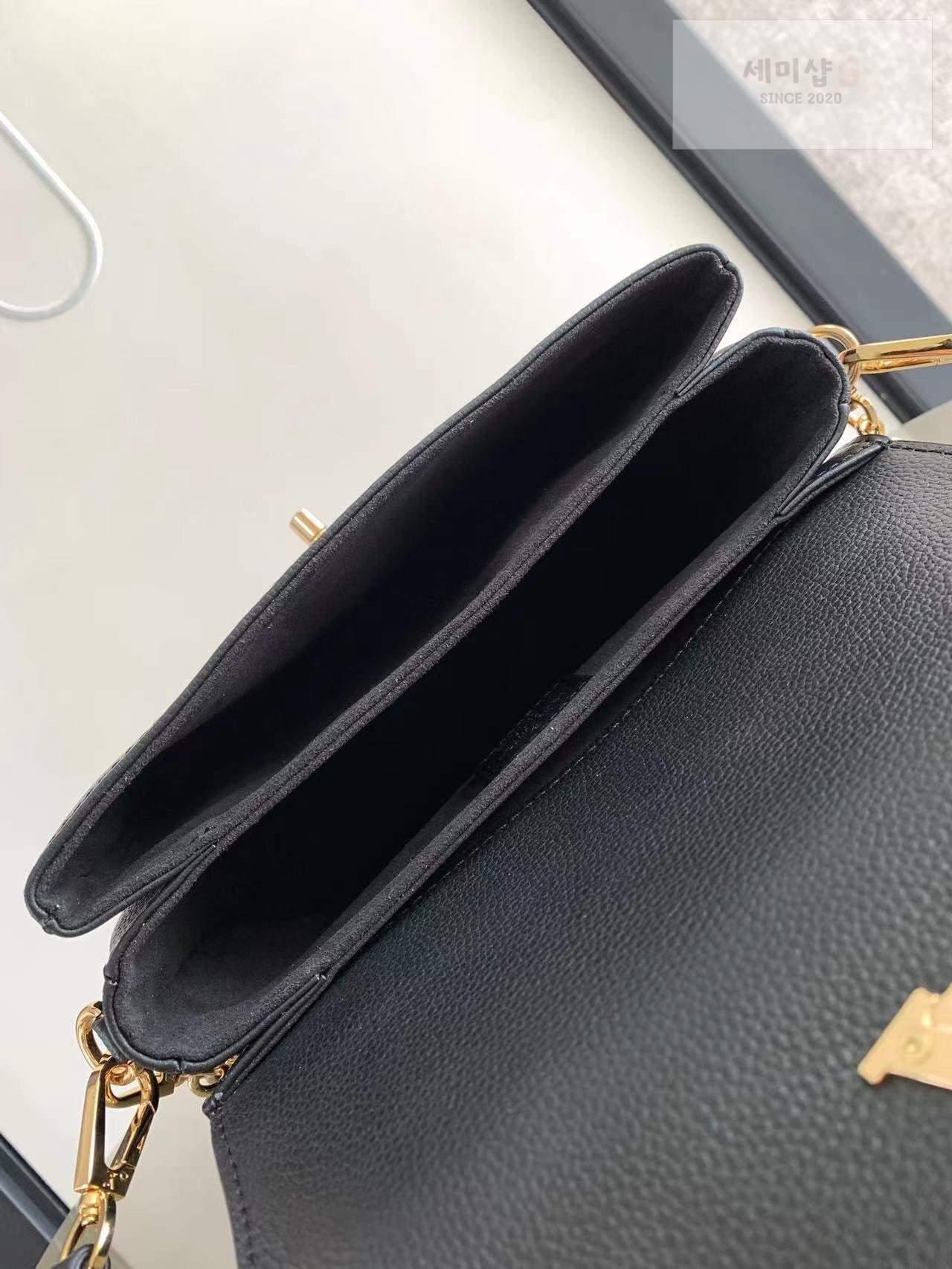 Louis Vuitton Louis Vuitton Oxford Lockme Bag 13번 이미지