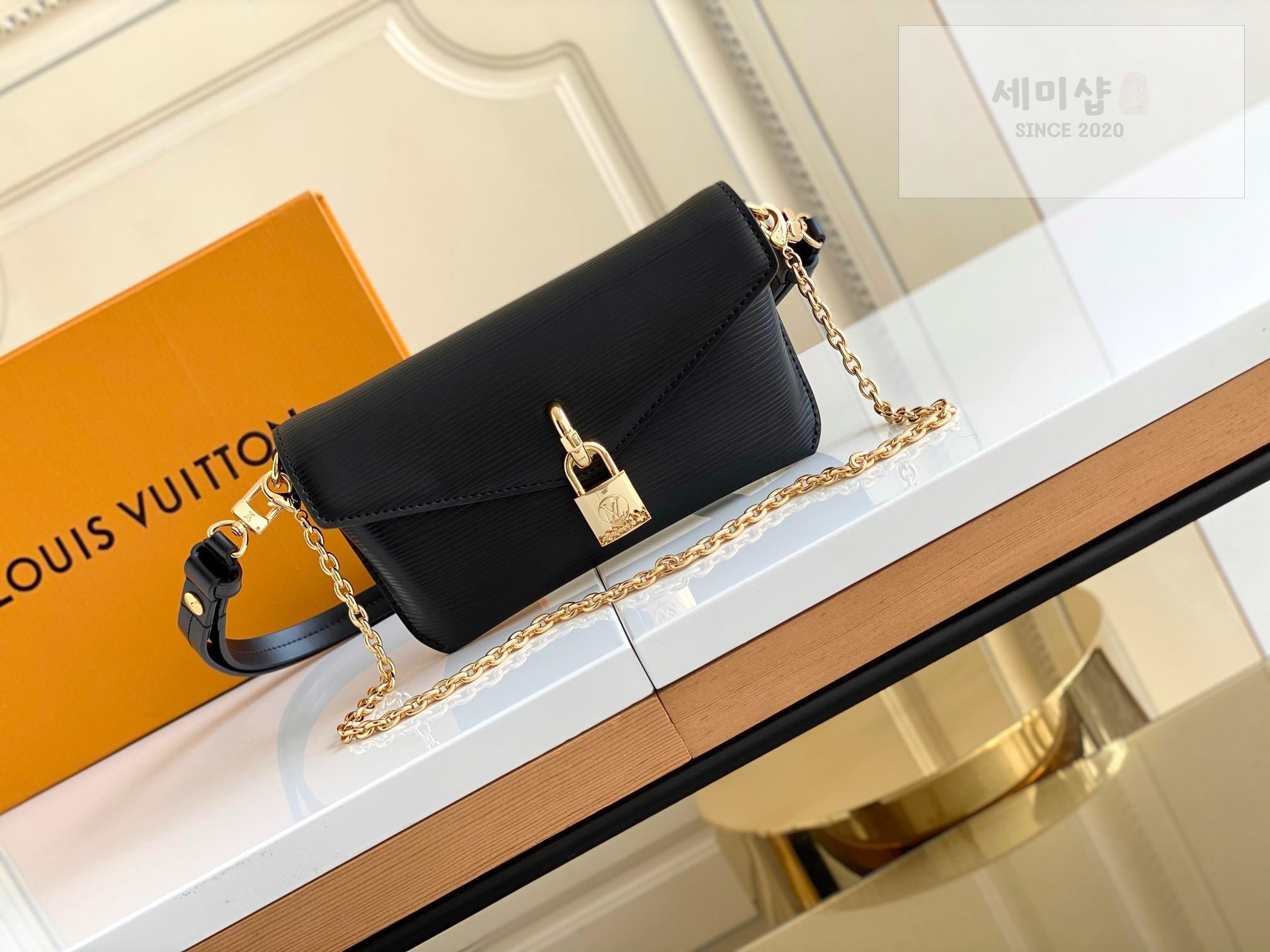 Louis Vuitton Louis Vuitton Padlock On Strap Bag 7번 이미지