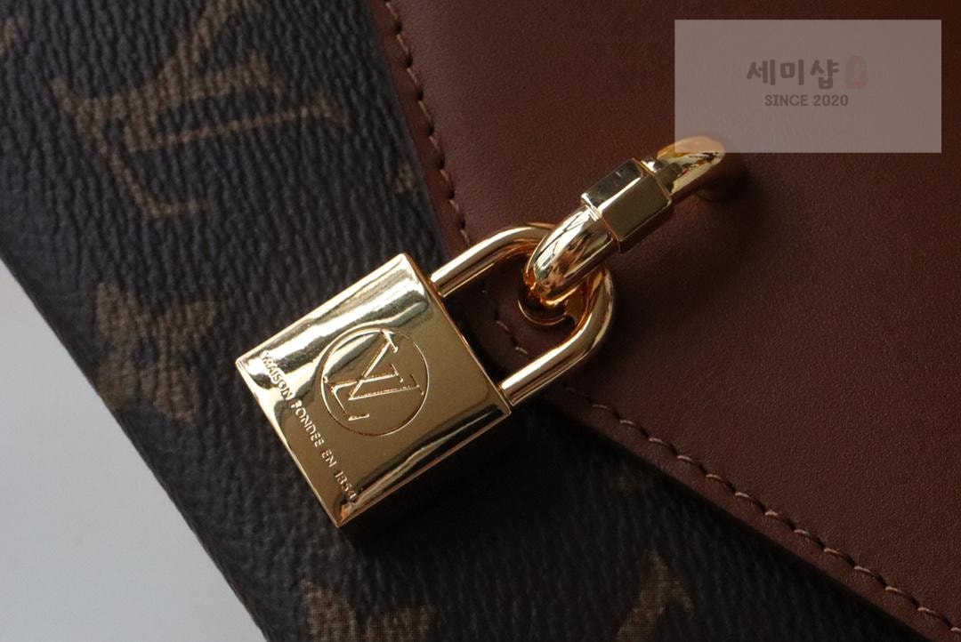 Louis Vuitton Louis Vuitton Padlock On Strap Bag 19번 이미지