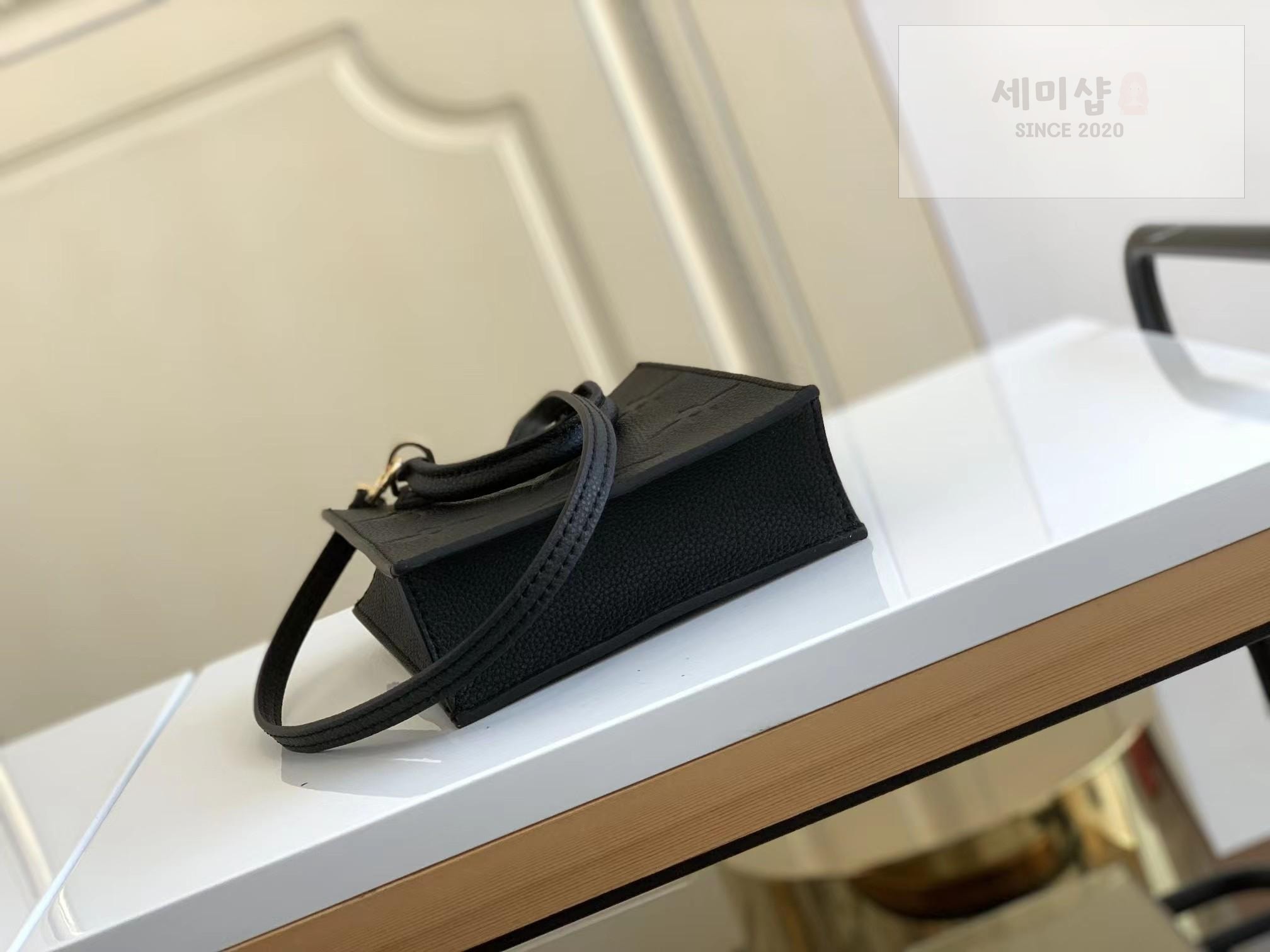 Louis Vuitton Louis Vuitton Petit Sac Plat Bag 4번 이미지