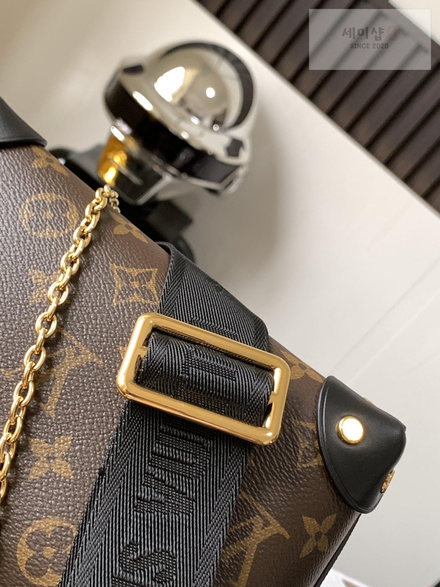 Louis Vuitton Louis Vuitton Petite Mal Souple Monogram Bag 9번 이미지