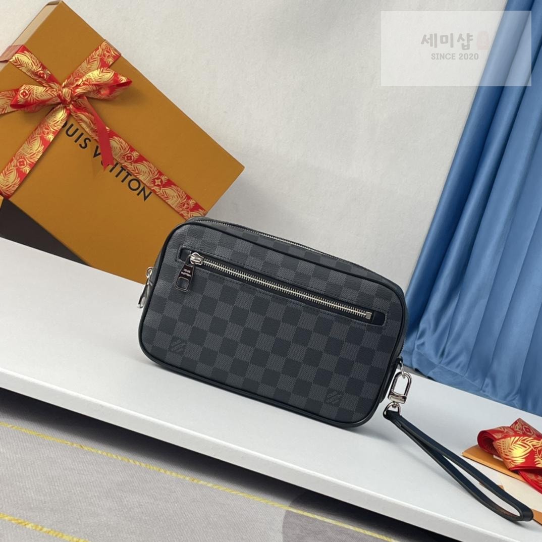 Louis Vuitton Louis Vuitton Pochette Kasai Bag 32번 이미지