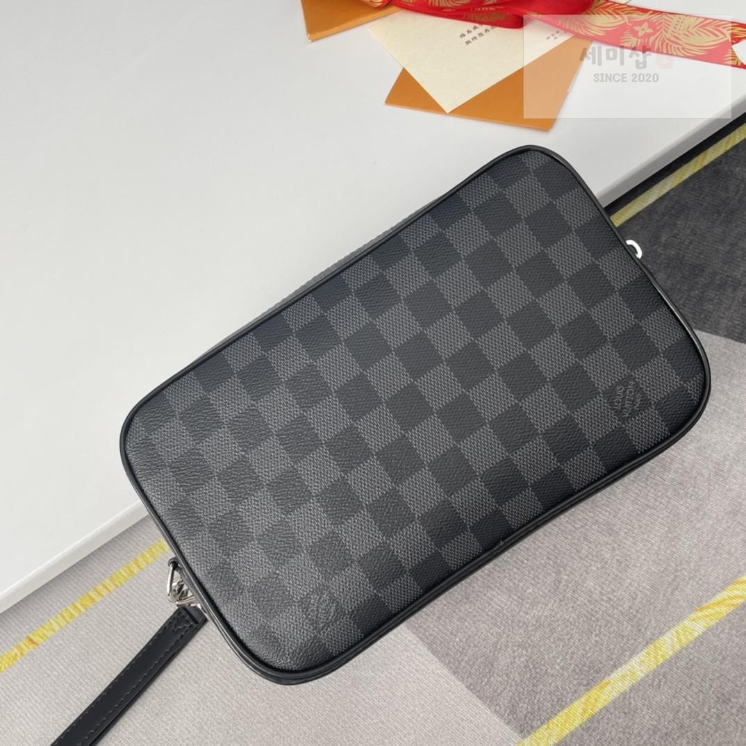 Louis Vuitton Louis Vuitton Pochette Kasai Bag 1번 이미지