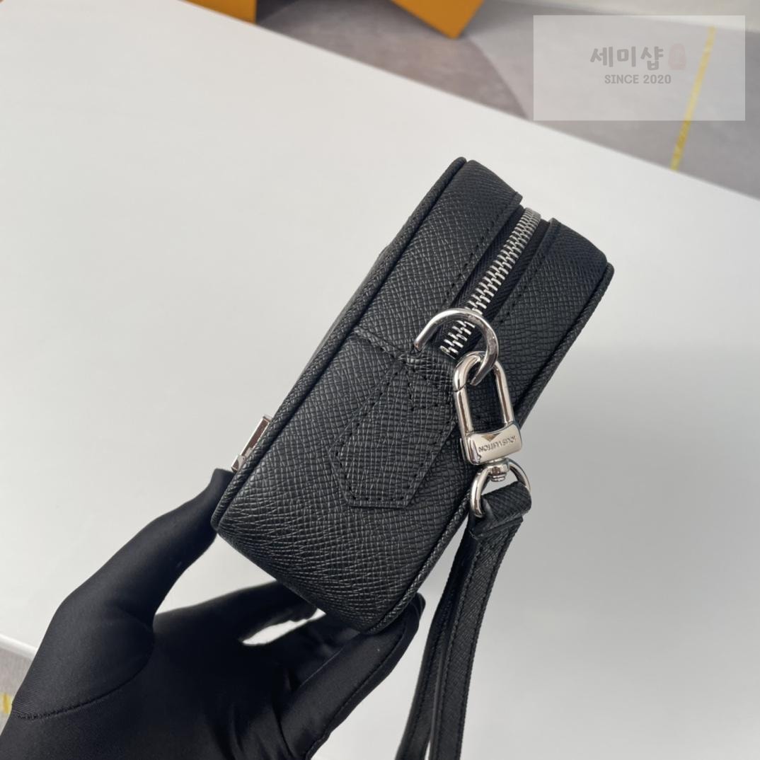 Louis Vuitton Louis Vuitton Pochette Kasai Bag 31번 이미지