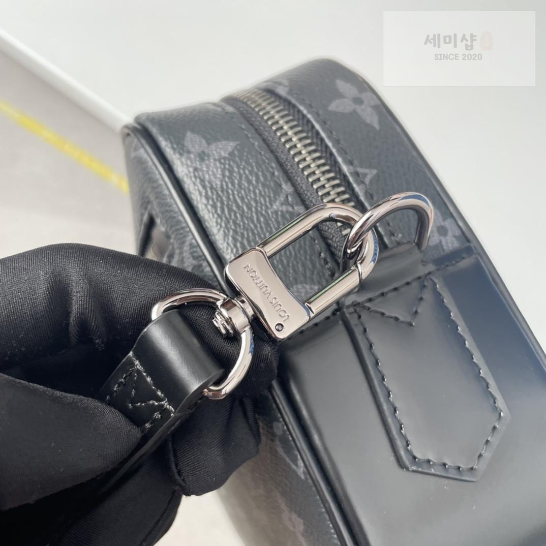 Louis Vuitton Louis Vuitton Pochette Kasai Bag 17번 이미지