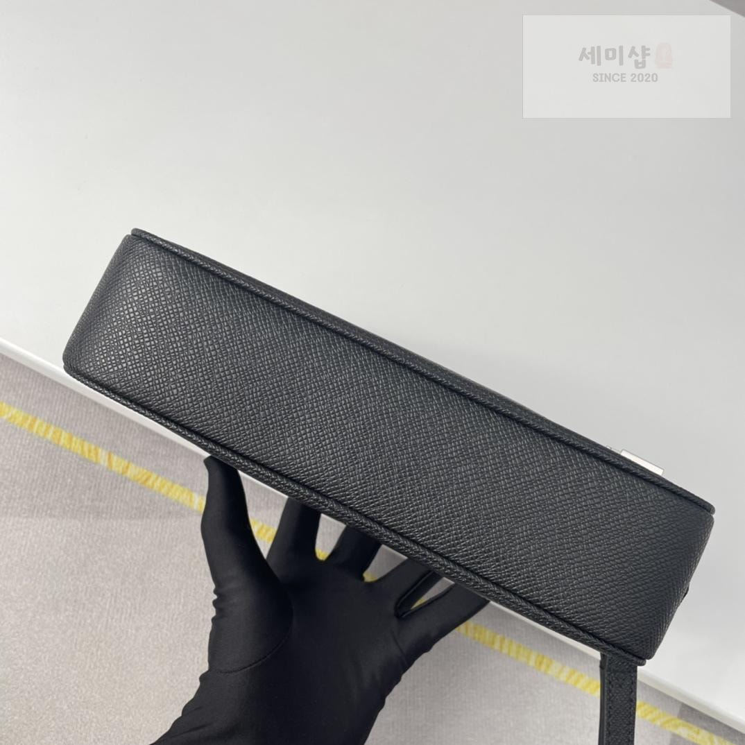 Louis Vuitton Louis Vuitton Pochette Kasai Bag 21번 이미지