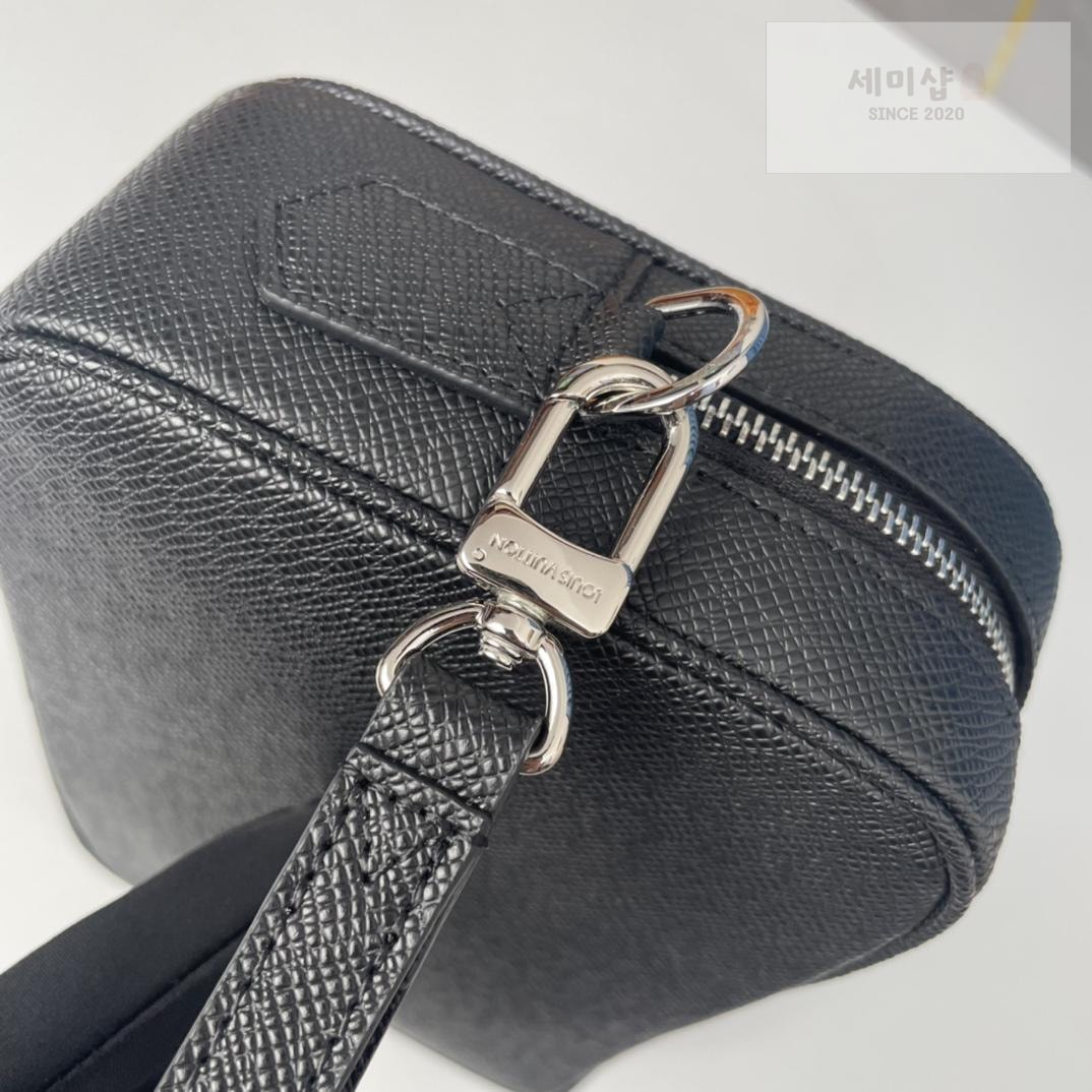 Louis Vuitton Louis Vuitton Pochette Kasai Bag 23번 이미지