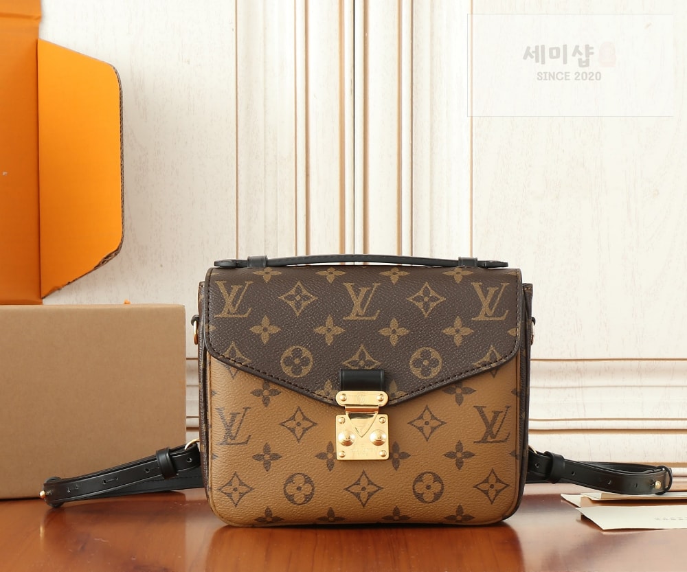 Louis Vuitton Pochette Metis Backpack Bag 8번 이미지