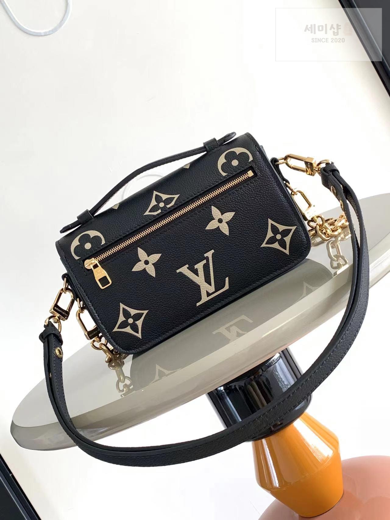 Louis Vuitton Louis Vuitton Pochette Metis East West Edition Bag 2번 이미지
