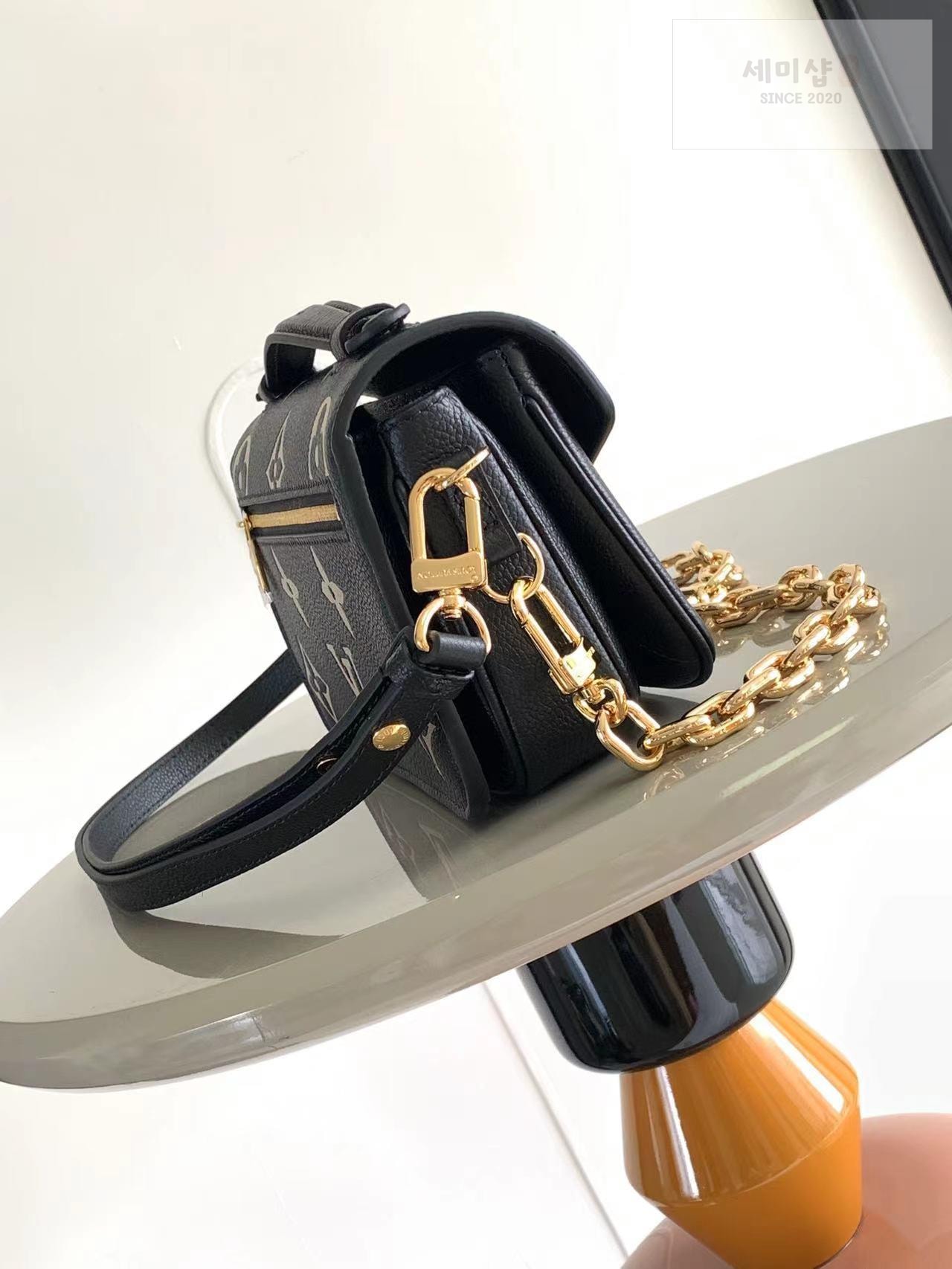 Louis Vuitton Louis Vuitton Pochette Metis East West Edition Bag 3번 이미지