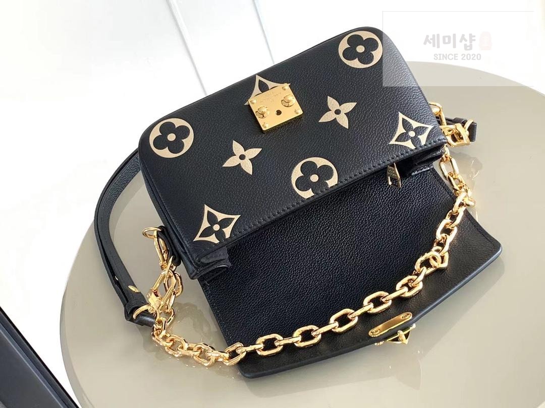 Louis Vuitton Louis Vuitton Pochette Metis East West Edition Bag 6번 이미지